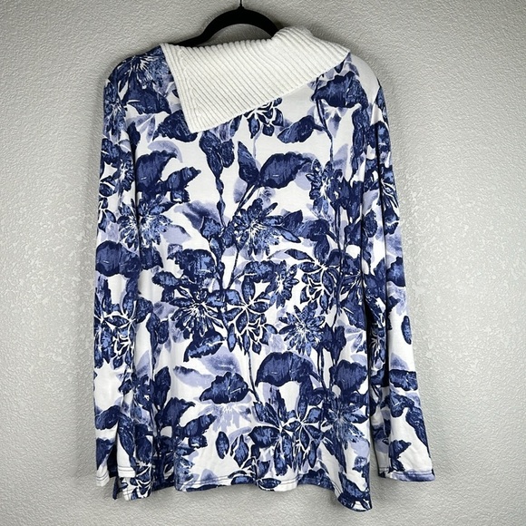 Chico's Super Soft Cowl Neck Long Sleeve Blue & White Floral Top Size XL - Picture 4 of 6